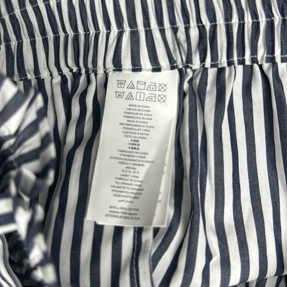 Michael Kors Navy Stripe Paper Bag Shorts NWOT Size 6 - Picture 12 of 12